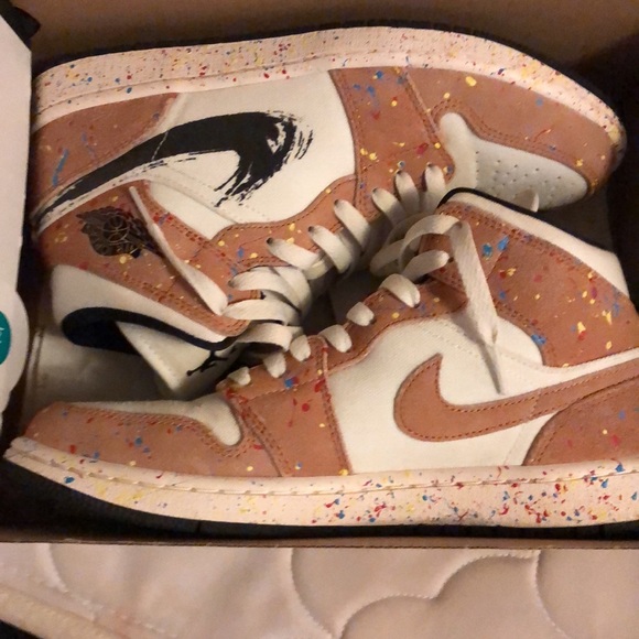 Jordan1 mid Brushstroke - Picture 4 of 9